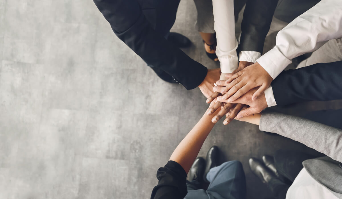 Kooperation mit Acxiom und Salesforce